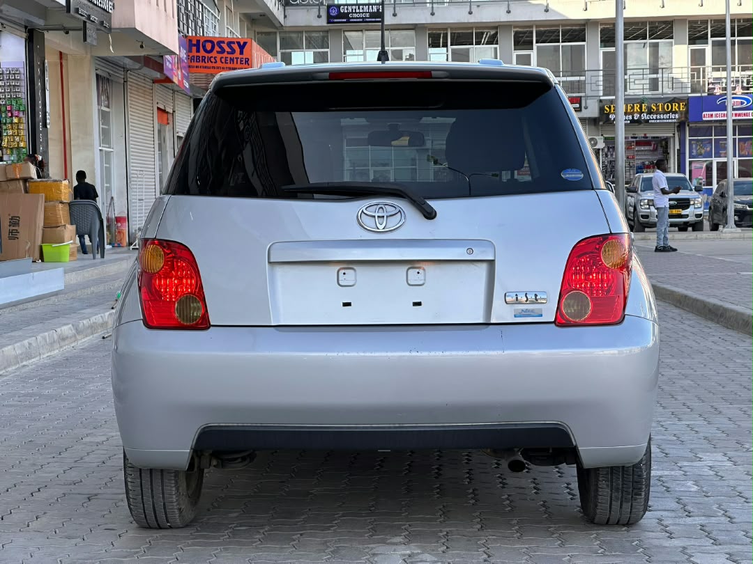 TOYOTA IST thumbnail 7